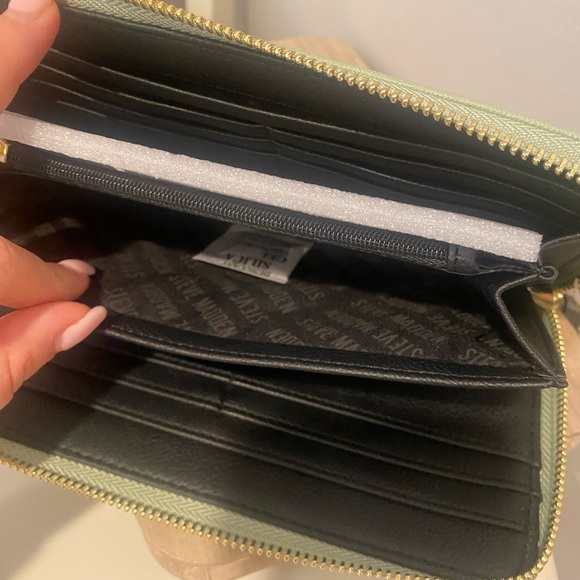 Steve Madden Mint Green Large Wallet - Picture 5 of 5